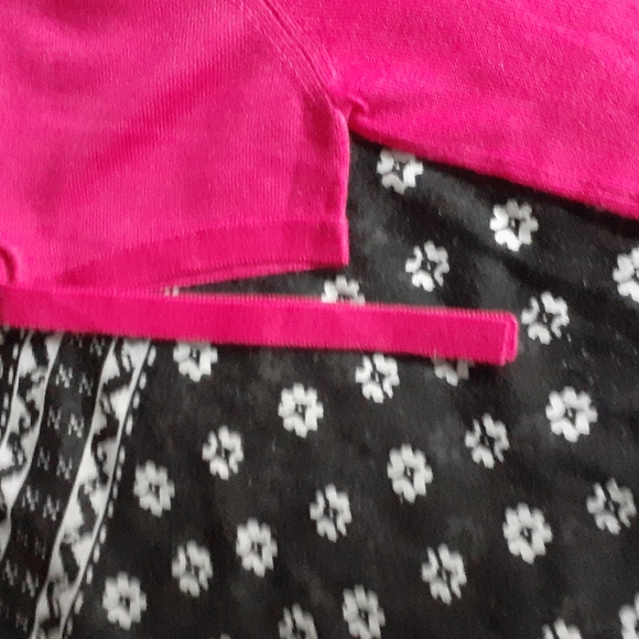 Women's Fuscia Pink Cashmere Top - Picture 3 of 7